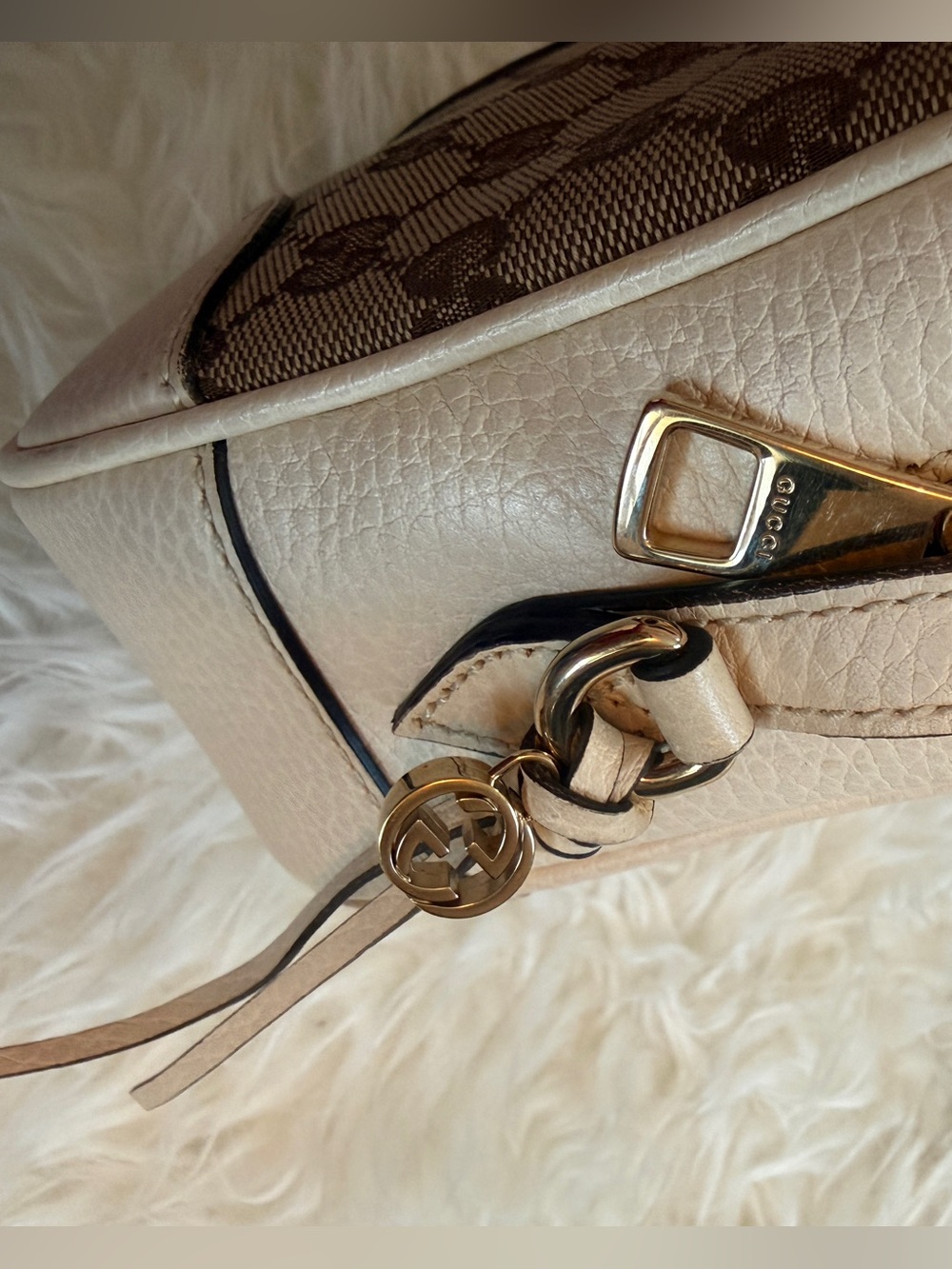 Gucci GG Supreme Crossbody Bag with Cream Trim - Picture 8 of 11